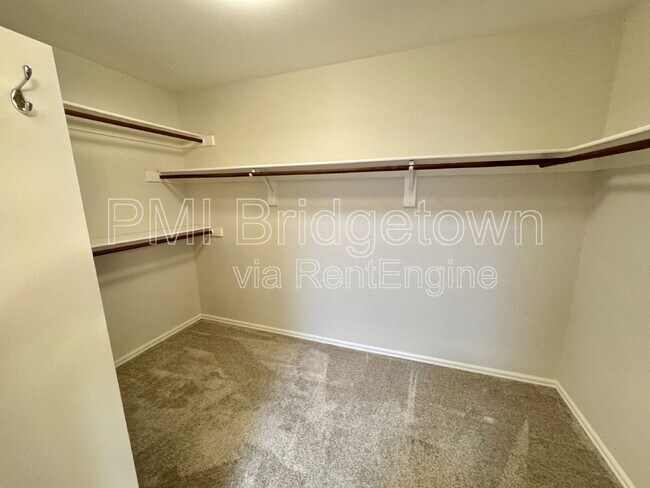 Building Photo - 11814 SW Dickinson Ct