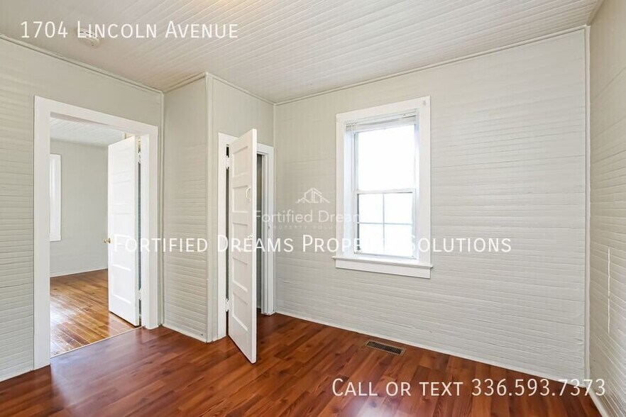 Building Photo - 1704 Lincoln Ave