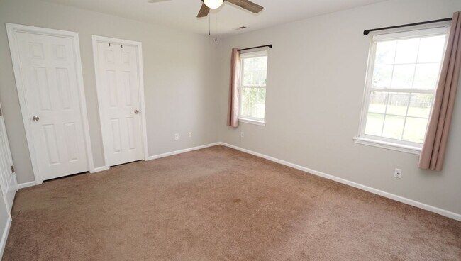 Building Photo - 301 Scranton Ct