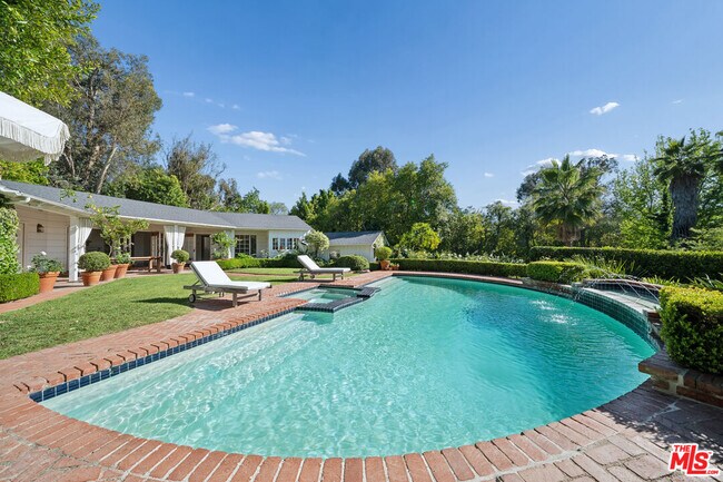 Building Photo - 8050 Mulholland Dr