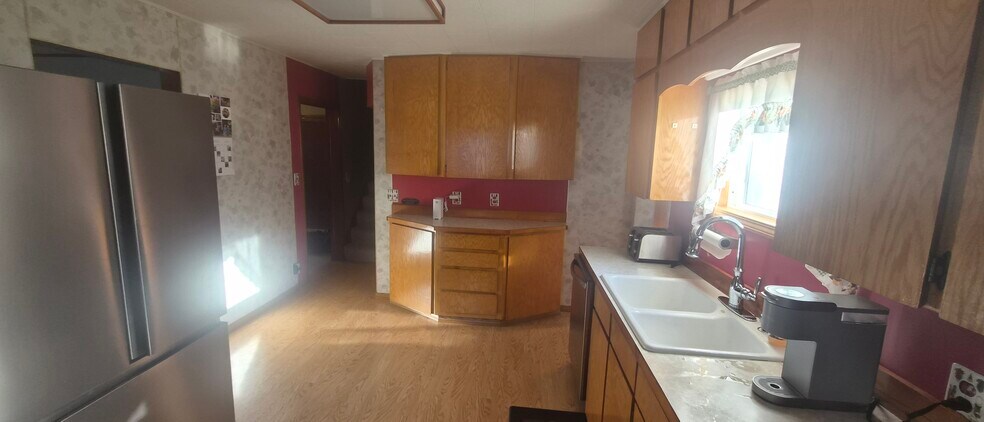 Building Photo - 1305 3rd Ave W
