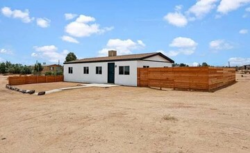 Building Photo - COMING SOON - Newly Remodeled 2 Bedroom 2 ...