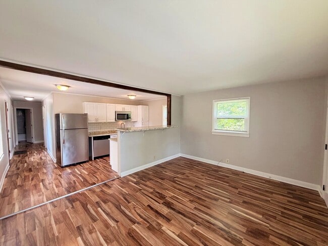 Building Photo - Move-In Ready 3BR Rental with Spacious Yard & Deck