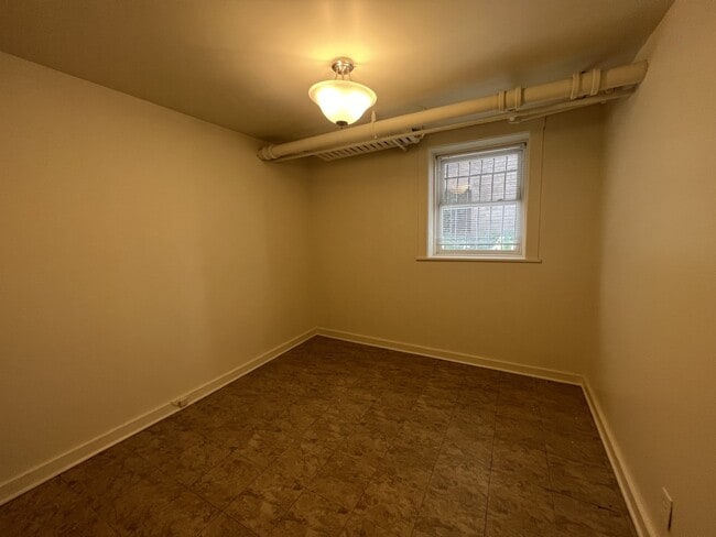 Building Photo - 5455 S Hyde Park Blvd
