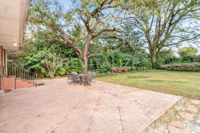 Building Photo - Charming Brick Ranch with Modern Comforts in Mobile!