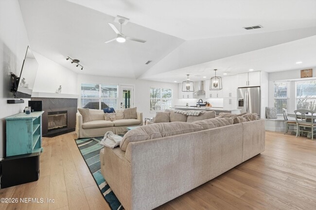 Building Photo - 13921 Intracoastal Sound Dr