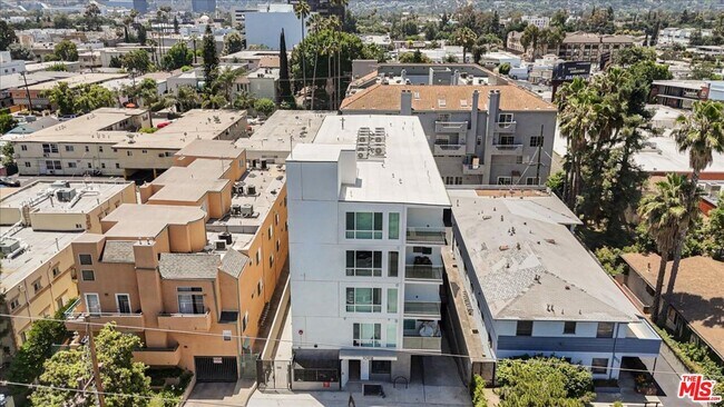 Building Photo - 10918 Camarillo St