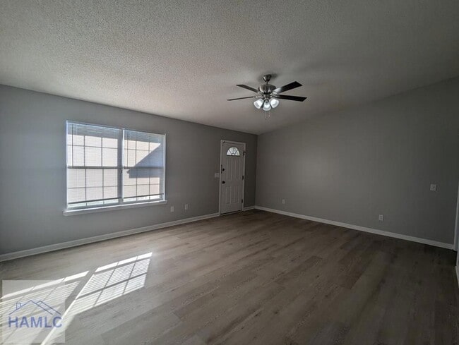 Building Photo - 971 Yale Ct