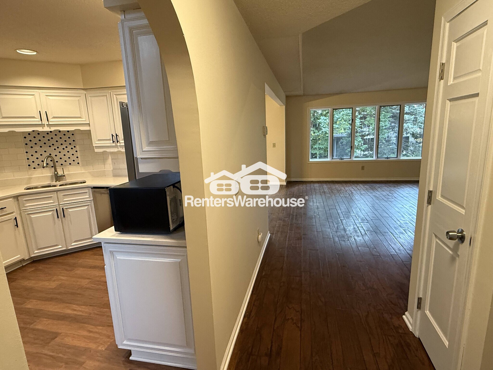 Building Photo - 7406 Cahill Rd