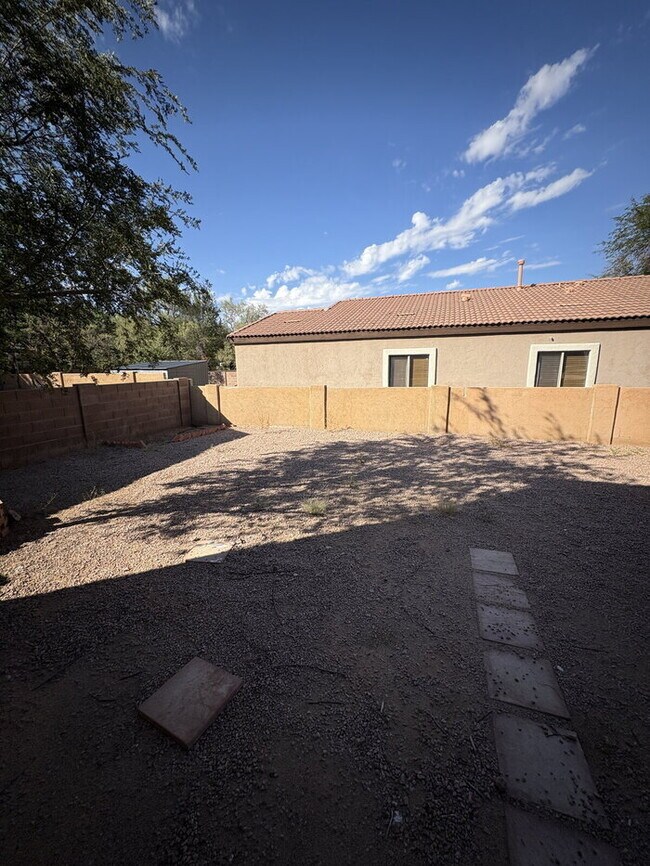 Building Photo - Rancho Sahuarita