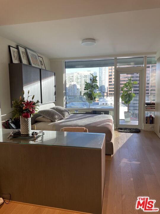 Building Photo - 877 Francisco St