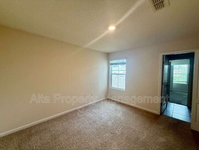 Building Photo - 7765 Legacy Trl