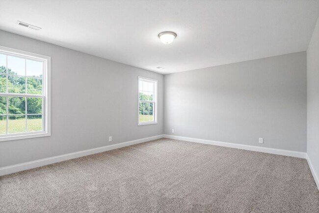 Building Photo - Beautiful Home Close to Fort Campell Ready for You to Make New Memories In