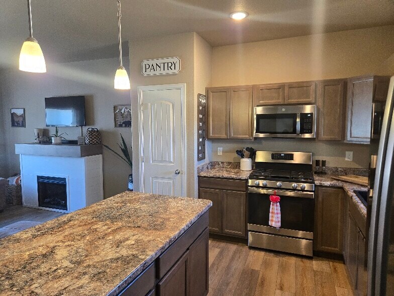 Building Photo - 5212 Crested Hill