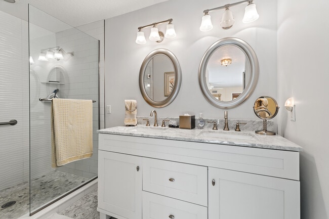 Building Photo - 1420 Ocean Way