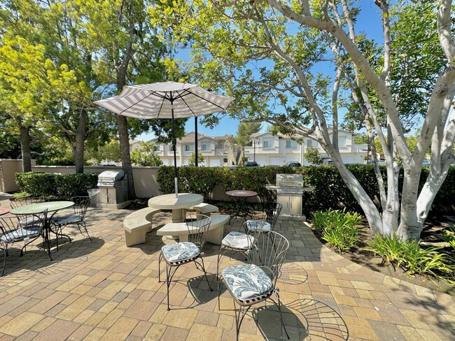 Building Photo - Beautiful 2B/2BA Condo in Rancho Bernardo ...