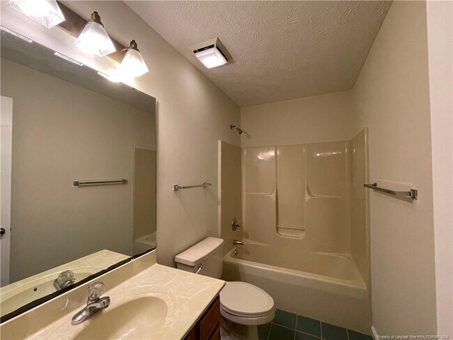 Building Photo - 6124 Garden Ct
