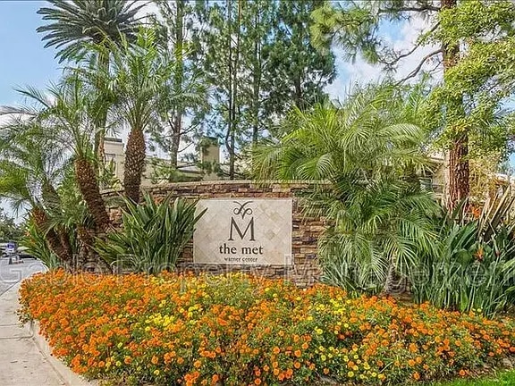 Building Photo - 5515 Canoga Ave