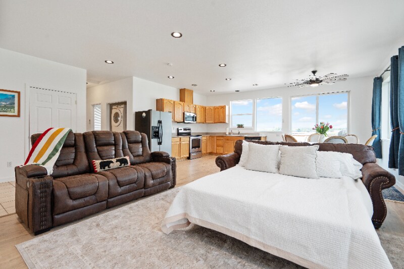 Building Photo - 228 Jensen Rd