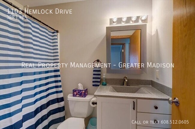 Building Photo - 1103 Hemlock Dr