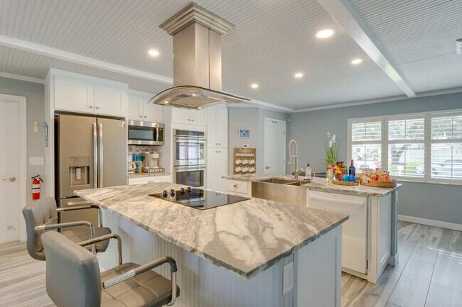 Building Photo - 6908 Antigua Pl