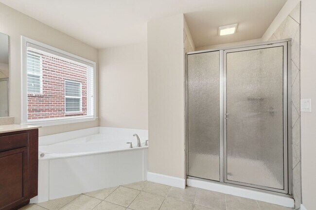 Building Photo - 10012 Park Sky Cir