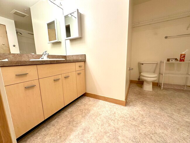 Building Photo - 309 W Washington Ave