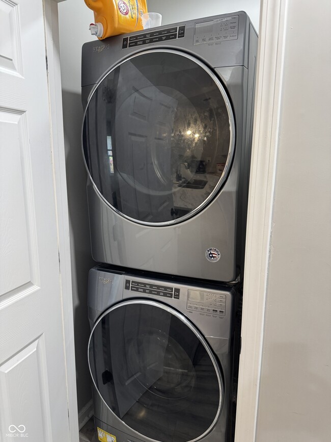 Building Photo - 818 Fulton St