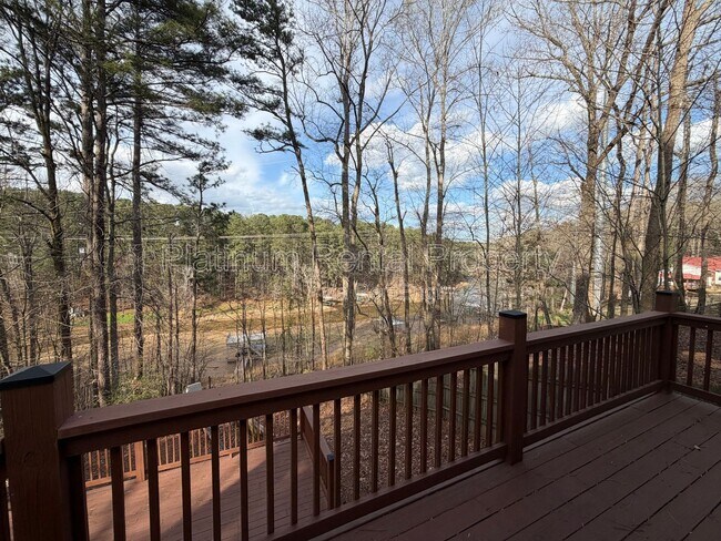 Building Photo - 835 Timber Lake Trail