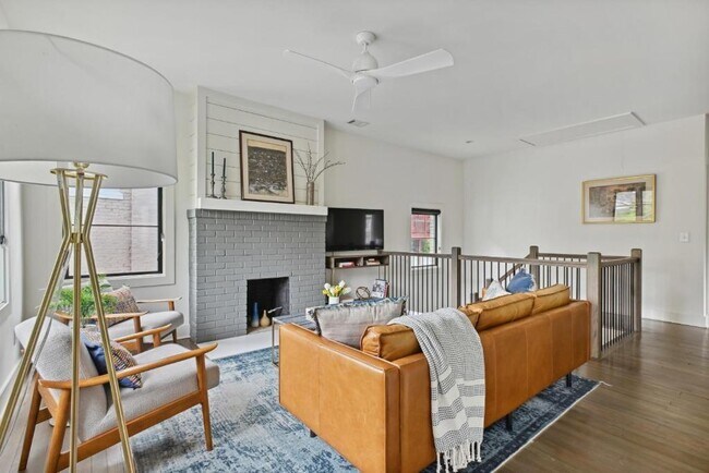 Primary Photo - 634 Bonaventure Ave NE