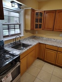 Building Photo - 30XX Bessemund Ave