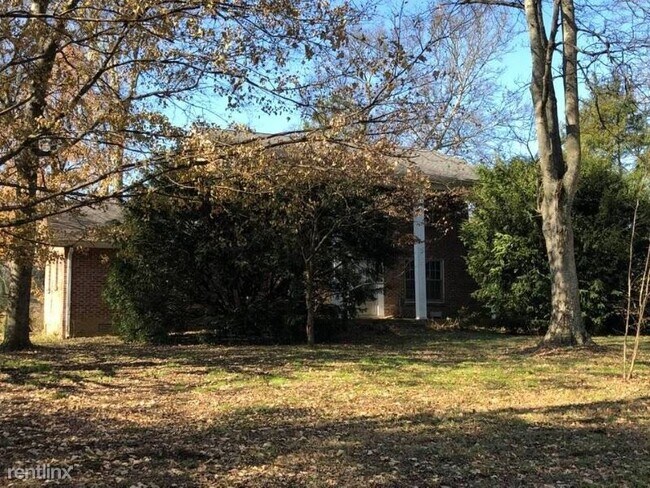 Building Photo - 779 New Shackle Island Rd