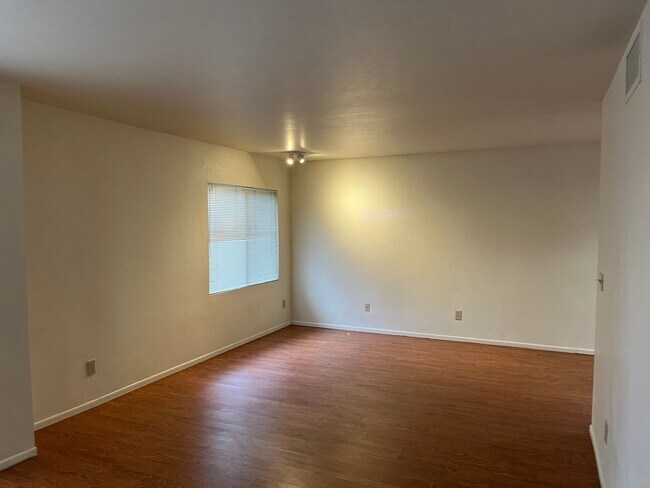 Building Photo - 6140 Antelope Villas Cir