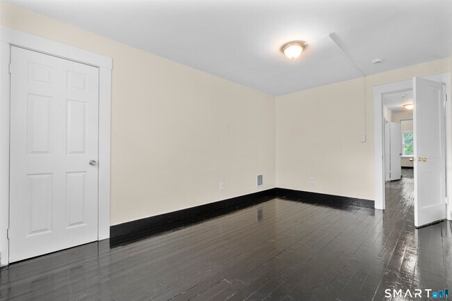 Building Photo - 144 Gilbert Ave