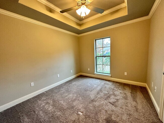 Building Photo - 1100 Bear Creek