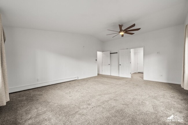 Building Photo - 6627 Zurich St