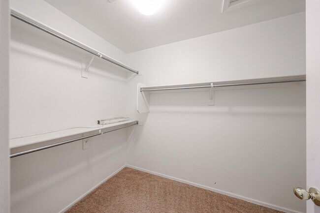 Building Photo - 337 W Mountain Sage Dr