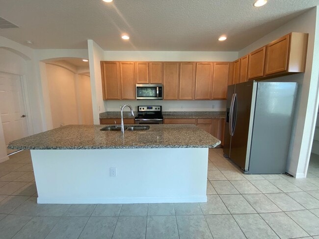 Building Photo - Carlisle Grand-520 Novara Way Davenport, F...