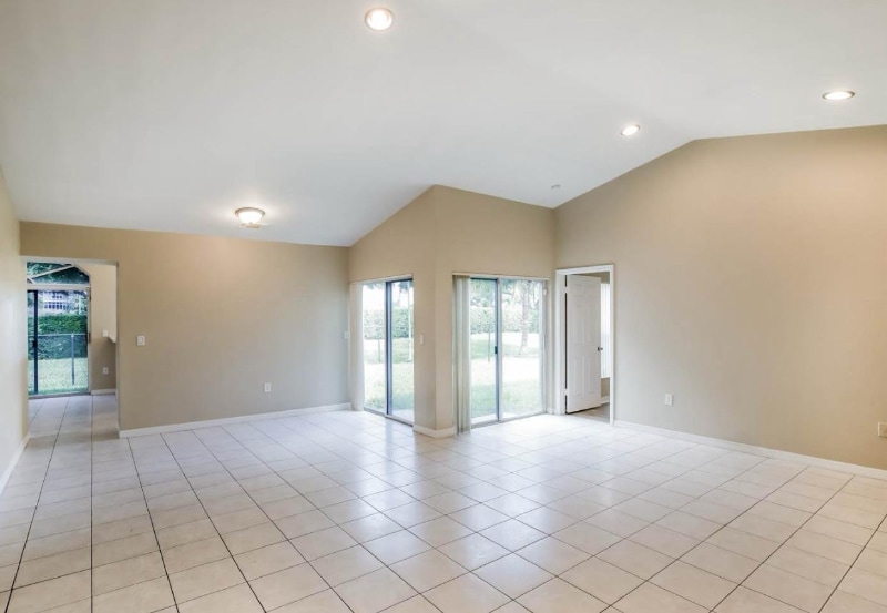 Building Photo - 211 NW 187th Ave