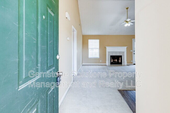 Building Photo - 1418 Owasa Trail