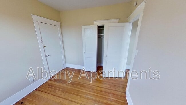 Building Photo - 469 Delaware Ave