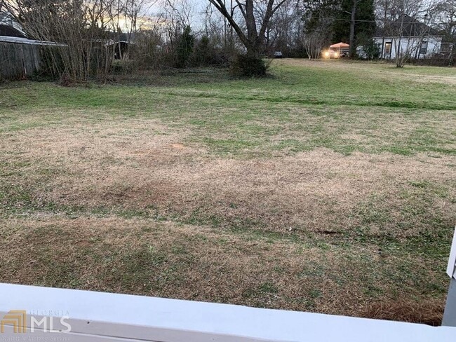 Building Photo - 6234 Collins St NE