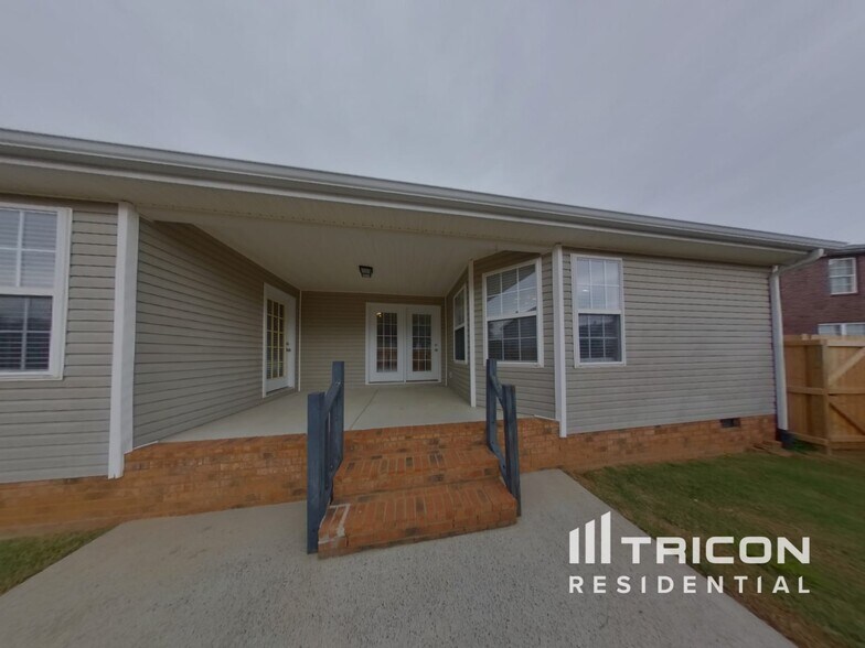 Building Photo - 2156 Aberdeen Cir