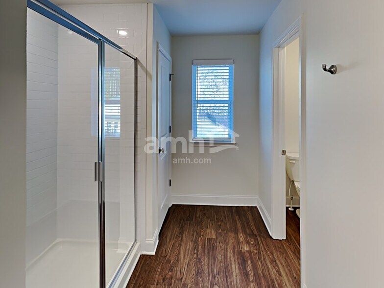 Building Photo - 155 Twin River Dr
