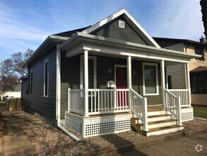 Building Photo - New modern 2 bed / 1 bath with fenced yard...