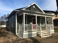 Building Photo - New modern 2 bed / 1 bath with fenced yard...