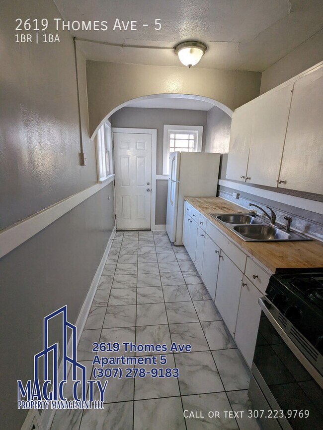 Building Photo - 2619 Thomes Ave