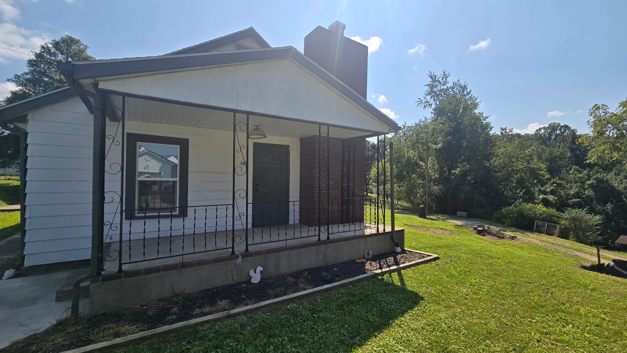 Building Photo - 68 Elway Dr