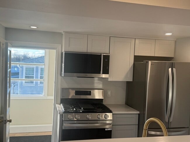 Building Photo - 2 Sea Ave