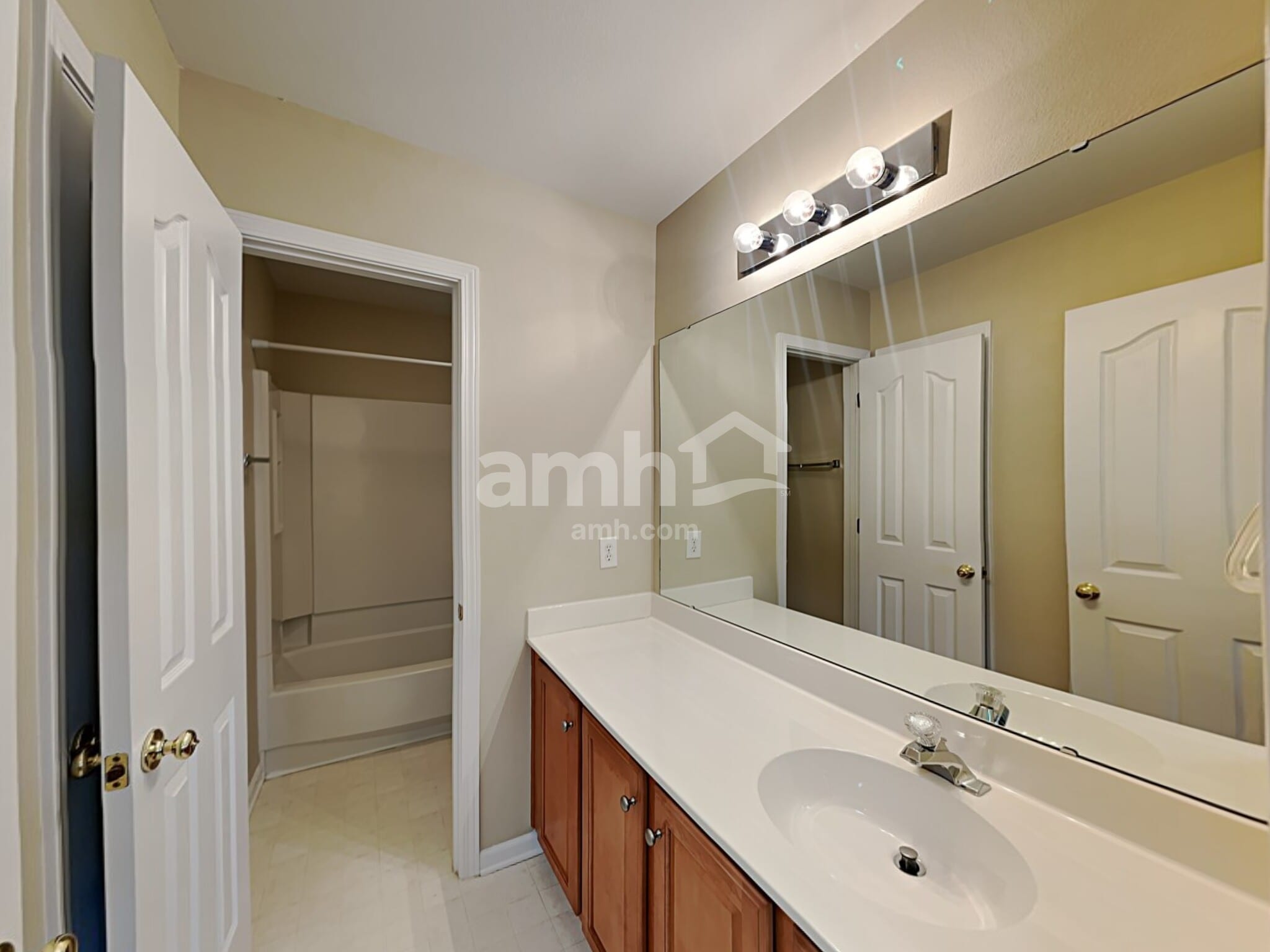 Building Photo - 8411 Laurel Run Dr